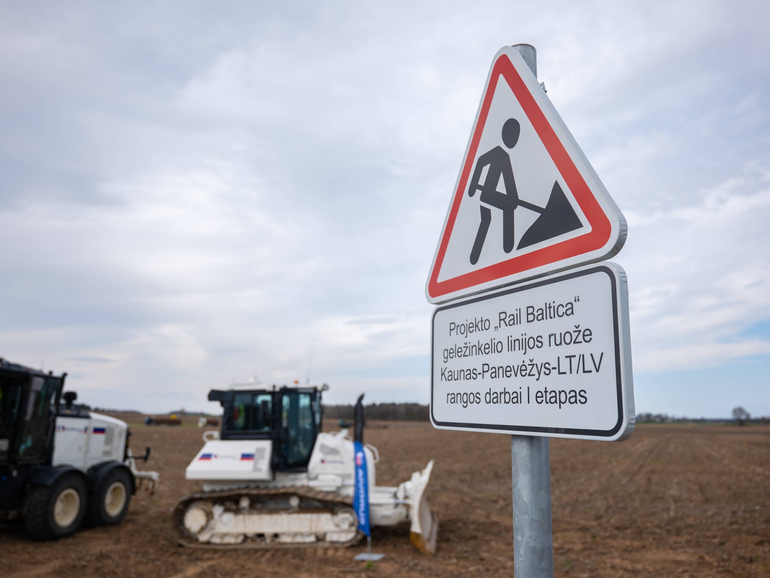 Pirmoji rangos darbų sutartis <br> „Rail Baltica“ ruožo Latvijos sienos link